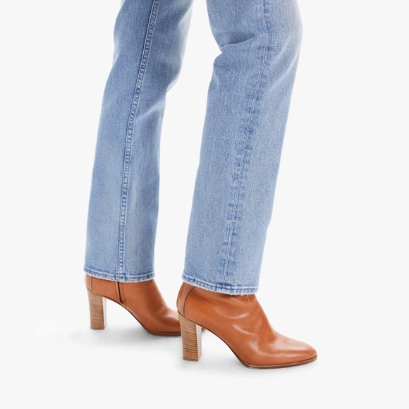 High Waisted Rider Skimp
MOTHER
Color: Give It Up
Size: 27 - Picture 2 of 7